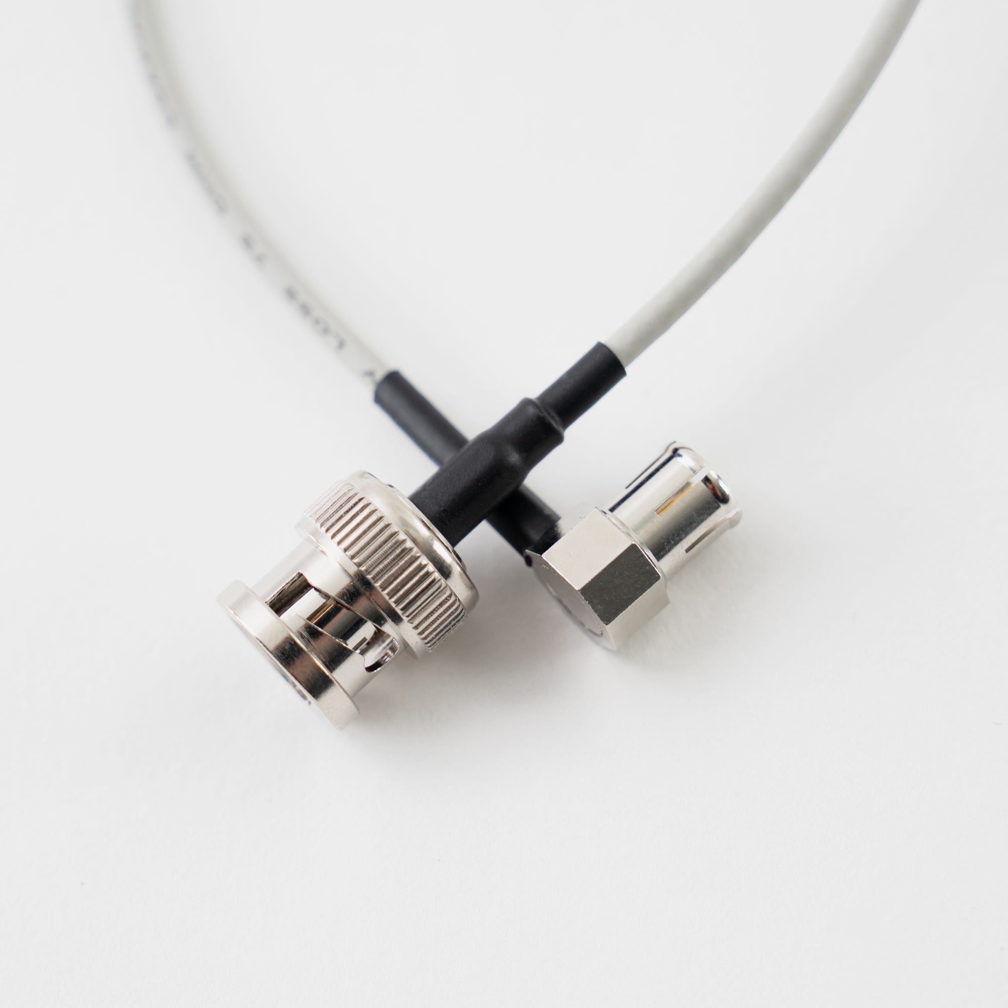 Lightweight Low Profile Right Angle to Locking SDI Cable (300mm / 12")